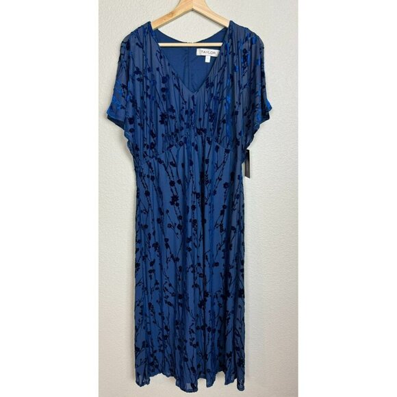 Taylor Women's Midi Dress Blue Velvet Floral Size 14W Short Sleeves New V Neck - Picture 1 of 13